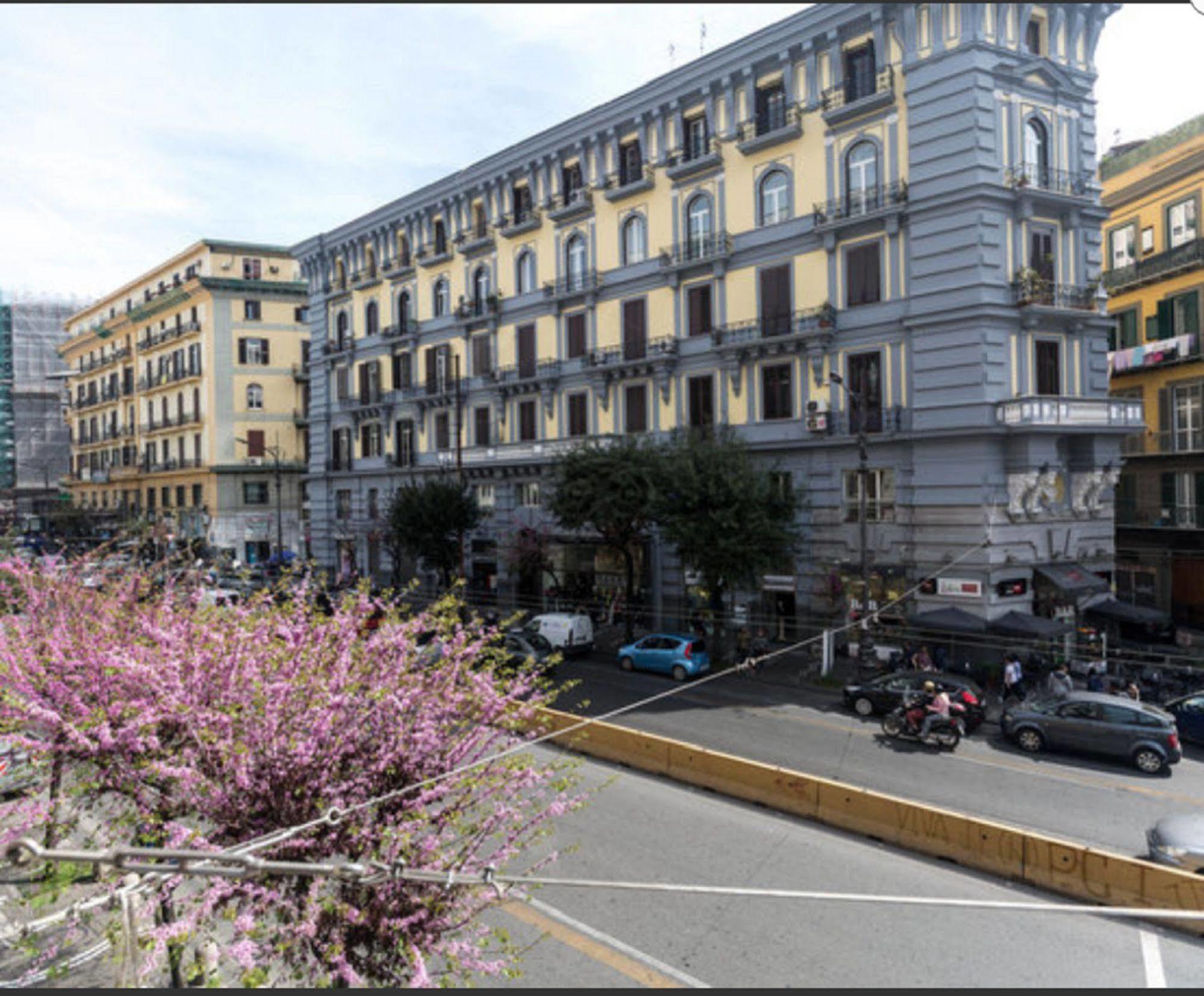 Napoli Suite Extérieur photo
